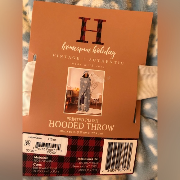 Vintage Snowflake Hooded Throw - Picture 4 of 4